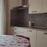 L'agrifoglio Apartment Lezzeno