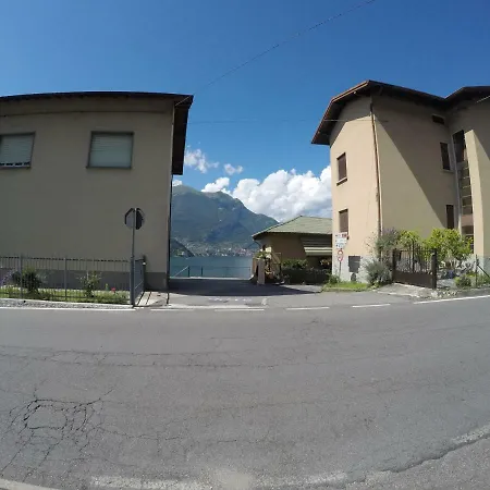 L'agrifoglio Lezzeno