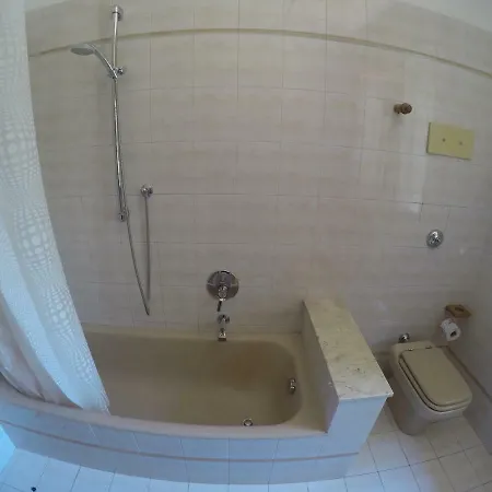 L'agrifoglio * Lezzeno